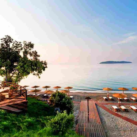 https://www.kohchangsalakphet.com/wp-content/uploads/2016/02/summer-news-07-540x540.jpg